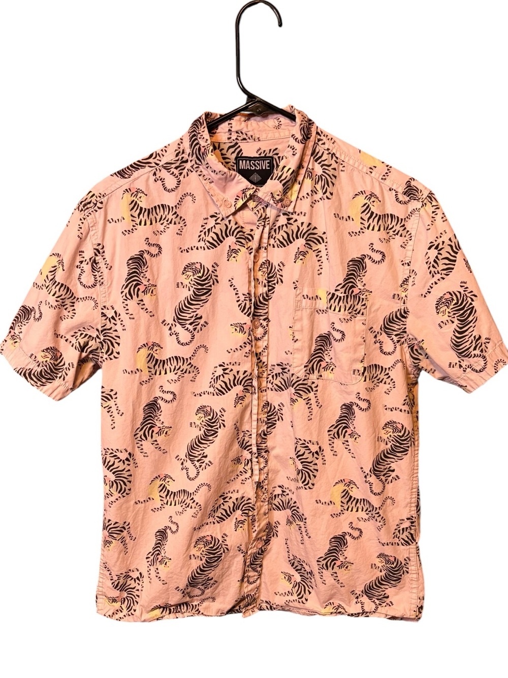 SUPER MASSIVE Men’s Tiger Print Short Sleeve Button Down Shirt Medium